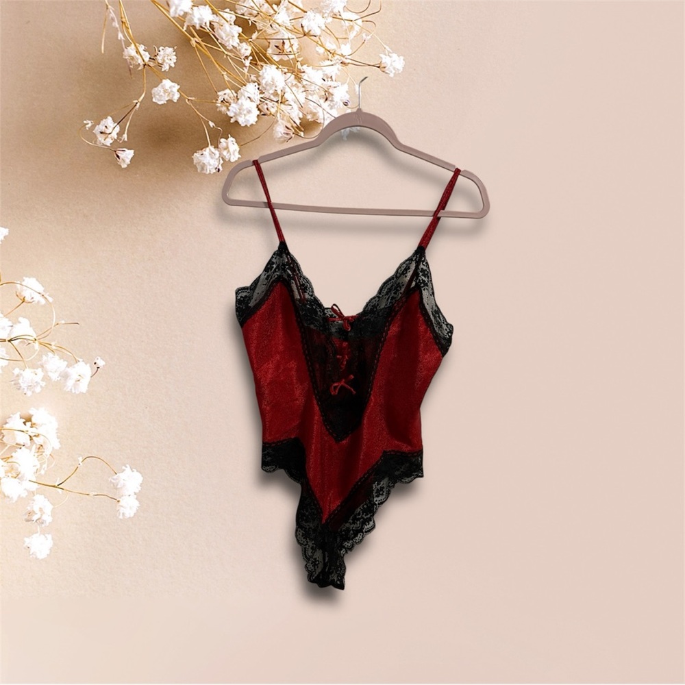 Victoria’s Secret Elegant Red and Black Lace Lingerie Sz M